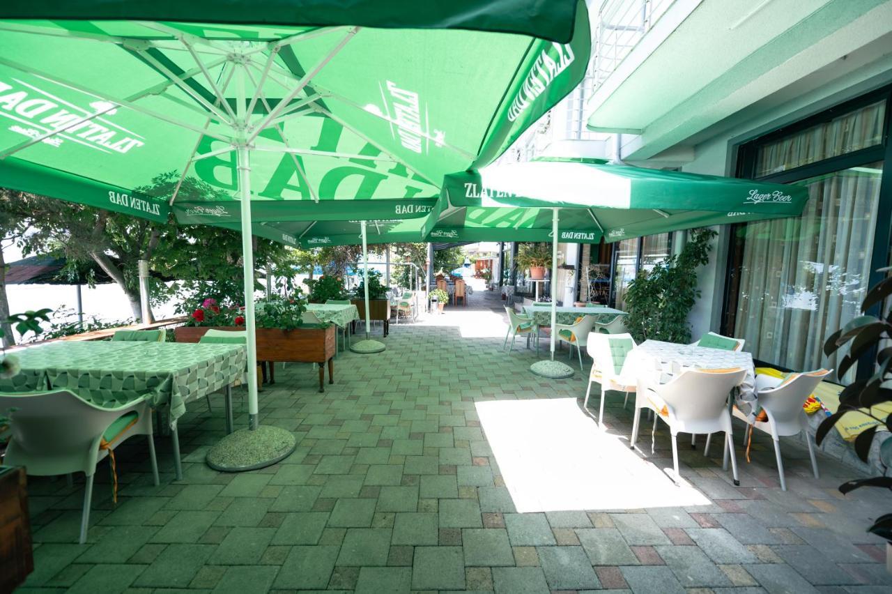 Hotel Holiday-M Ohrid Bagian luar foto