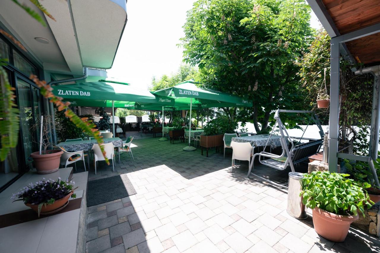 Hotel Holiday-M Ohrid Bagian luar foto