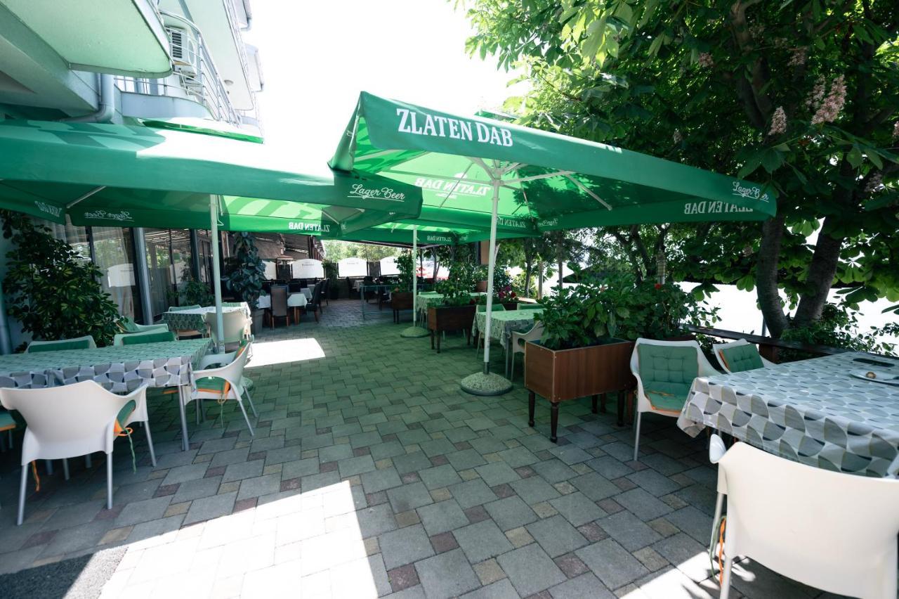 Hotel Holiday-M Ohrid Bagian luar foto