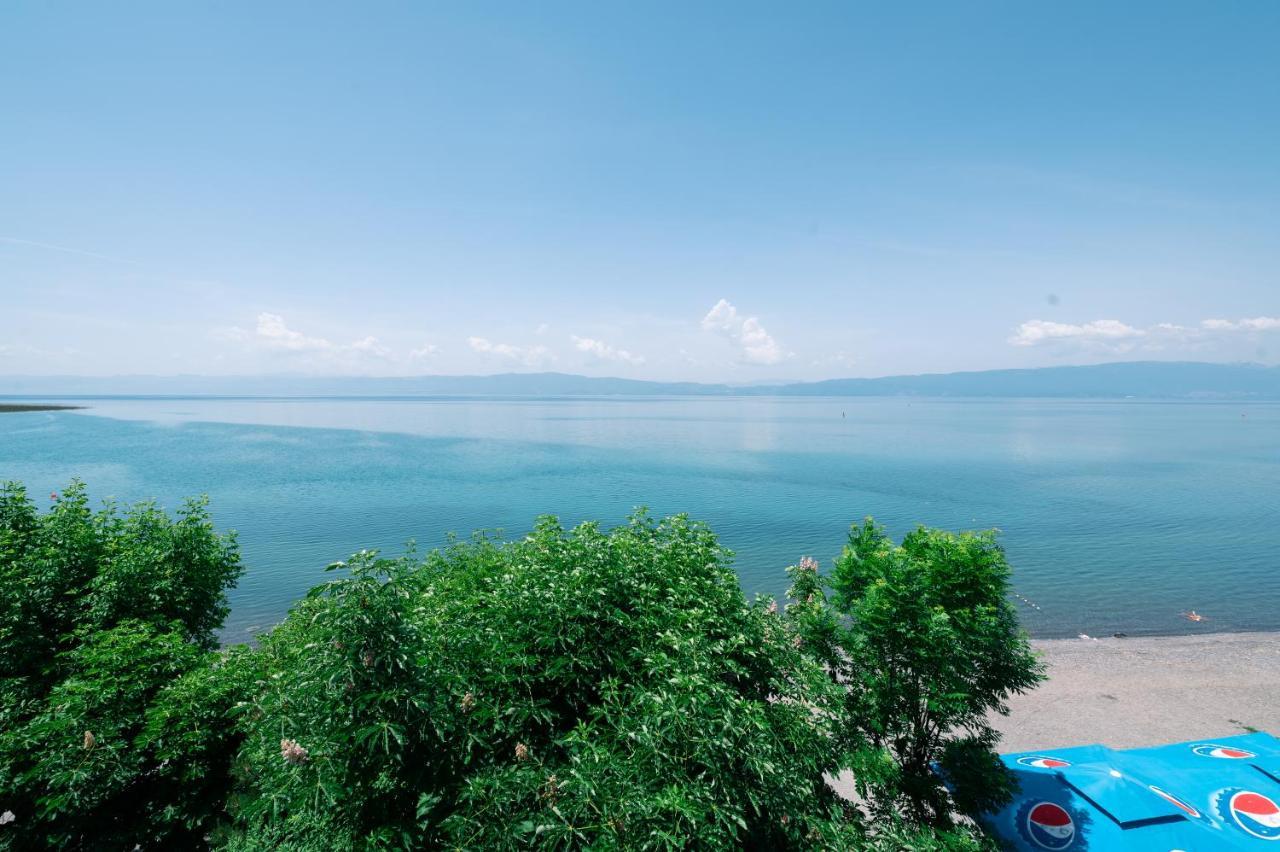 Hotel Holiday-M Ohrid Bagian luar foto